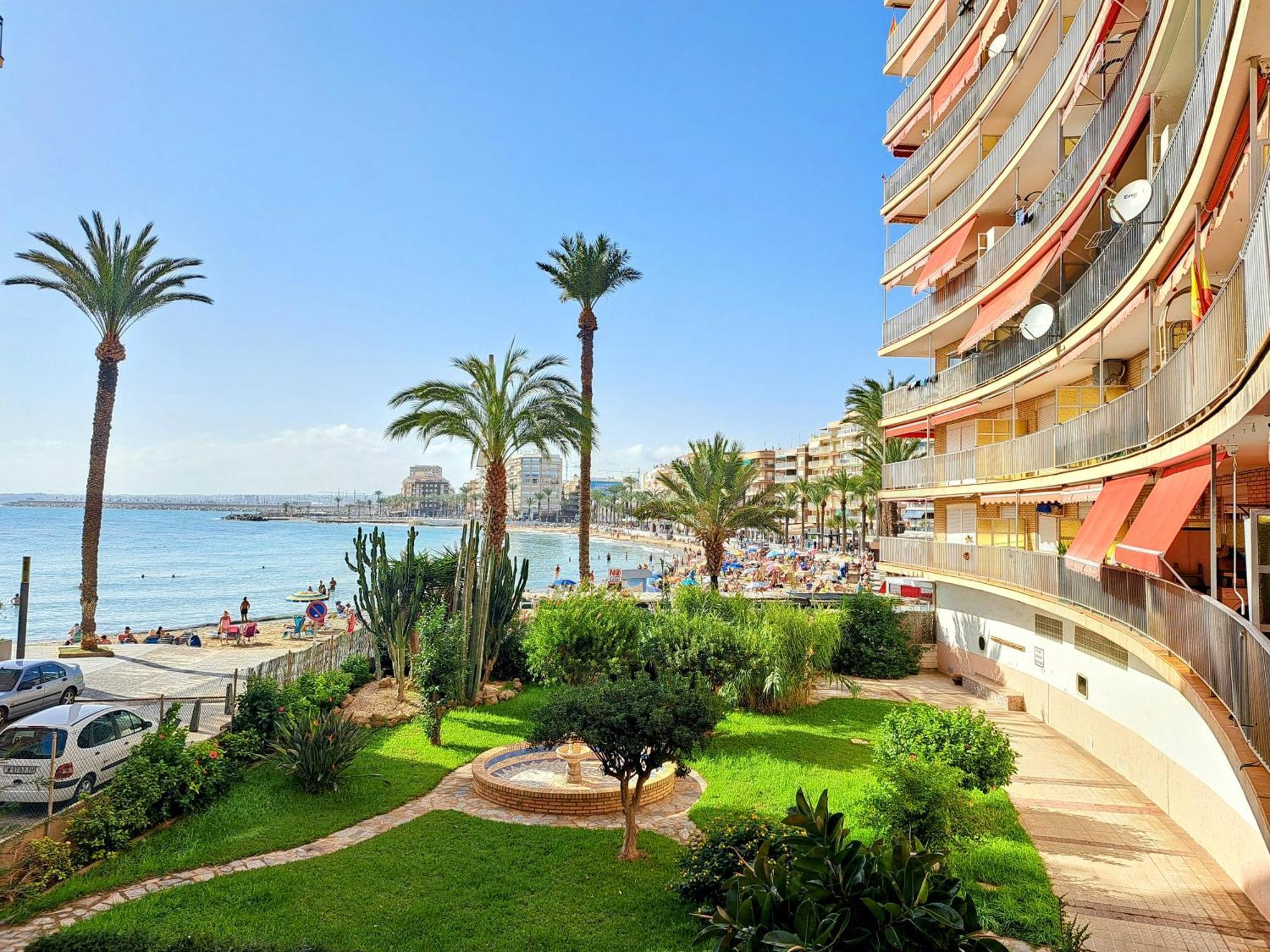 Garden Beach Apartment Torrevieja Exterior foto